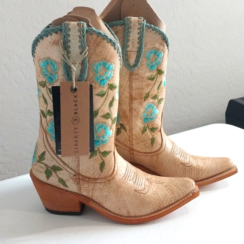Liberty Black Vicky tan rose embroidered cowboy boots NIB